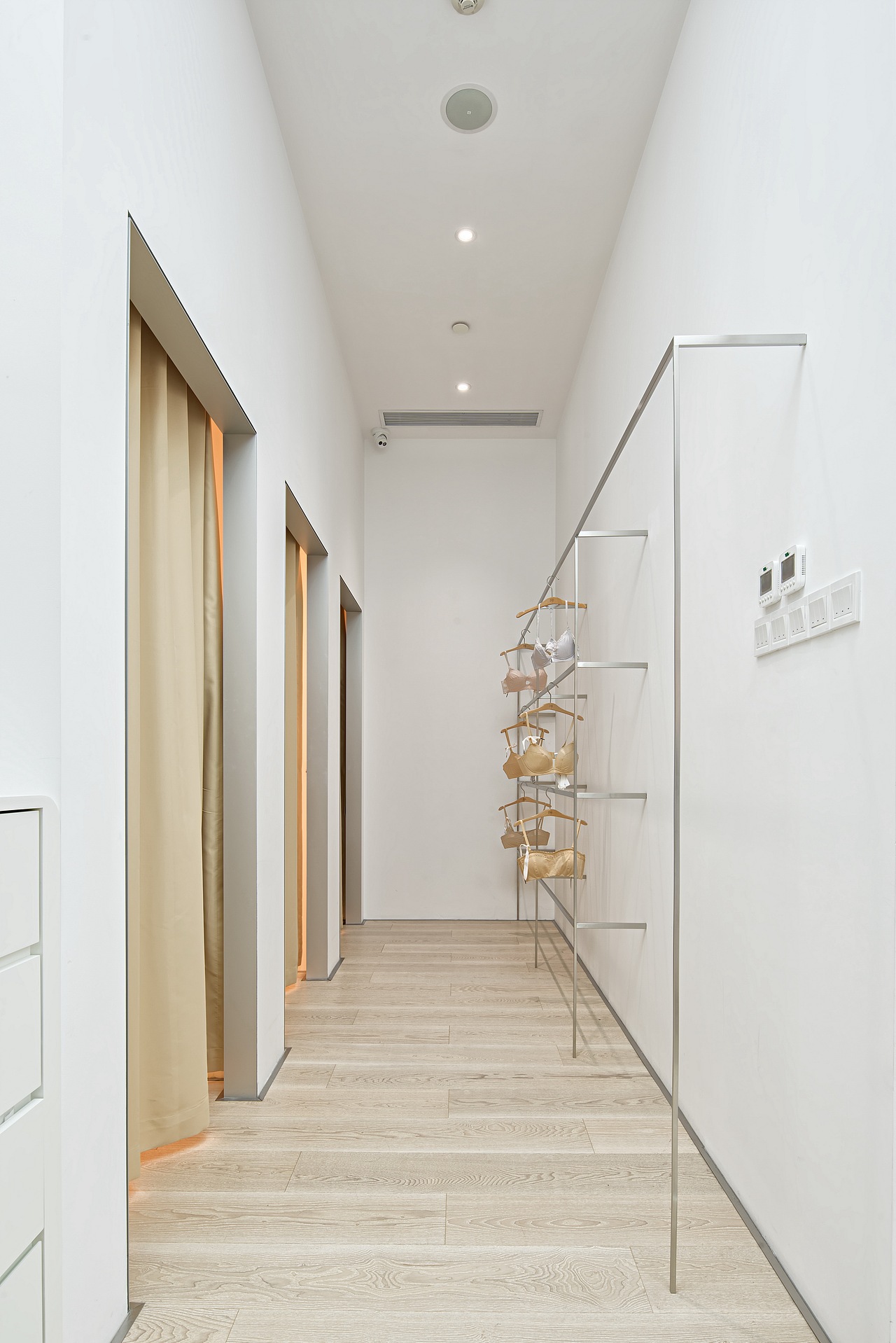 NEIWAI上海长宁来福士店