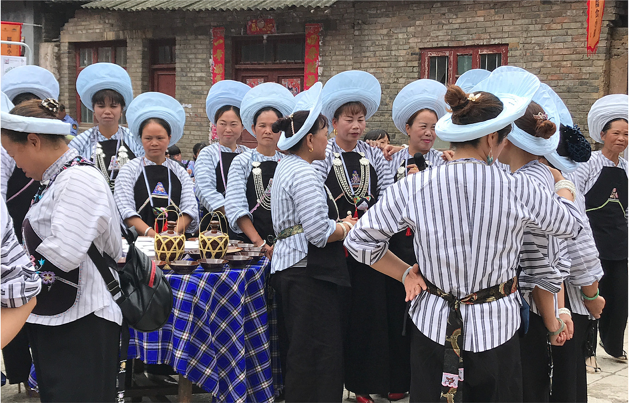 中国最火的布依灰粽品牌--“胖四娘”全新品牌形象升级（图ZMTE4MTY4NTU2） - 品牌 - 站酷设计师线索同创原创素材 - 站酷ZCOOL