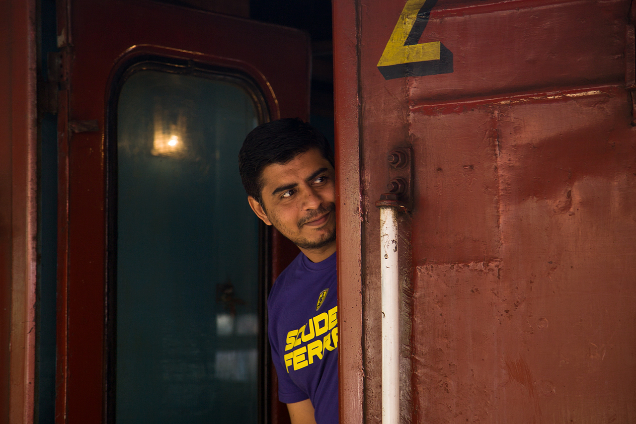 遇见最融情的微笑-斯里兰卡人像篇（图ZNjk2OTU1MzY=） - 人像摄影 - 站酷设计师_呼叫派大星原创素材 - 站酷ZCOOL