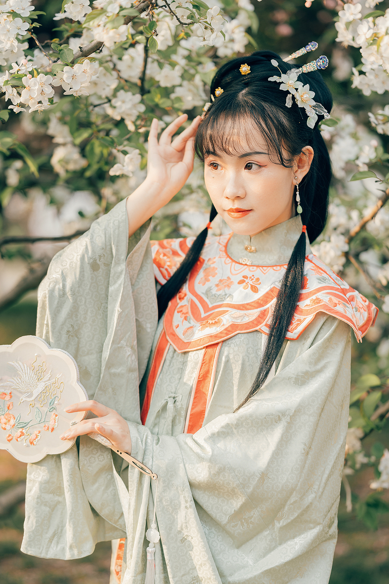 莫愁粉黛临窗懒，梁广丹青点笔迟。（图ZMjQ4NTMzMjky） - 人像摄影 - 站酷设计师拍照的青山原创素材 - 站酷ZCOOL