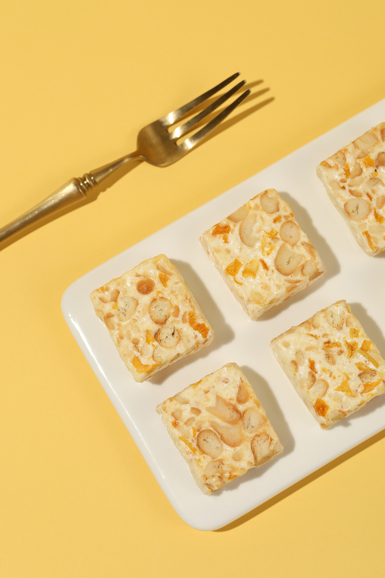 雪花酥，锅巴，香脆饼，薯条拍摄（图ZMjkwMzAzMjA0） - 产品摄影 - 站酷设计师唯薇安A原创素材 - 站酷ZCOOL