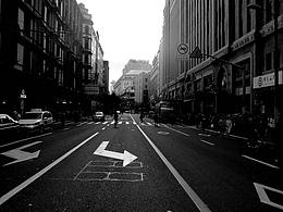 黑白不算色但有光