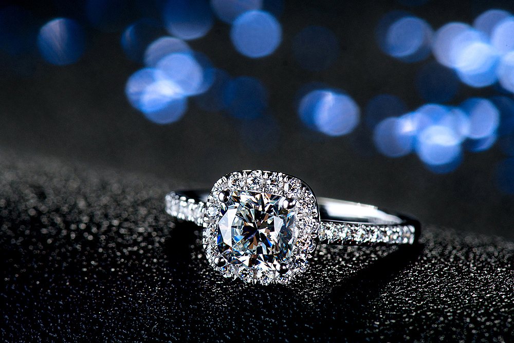 这个是展示暗背景有光斑的效果