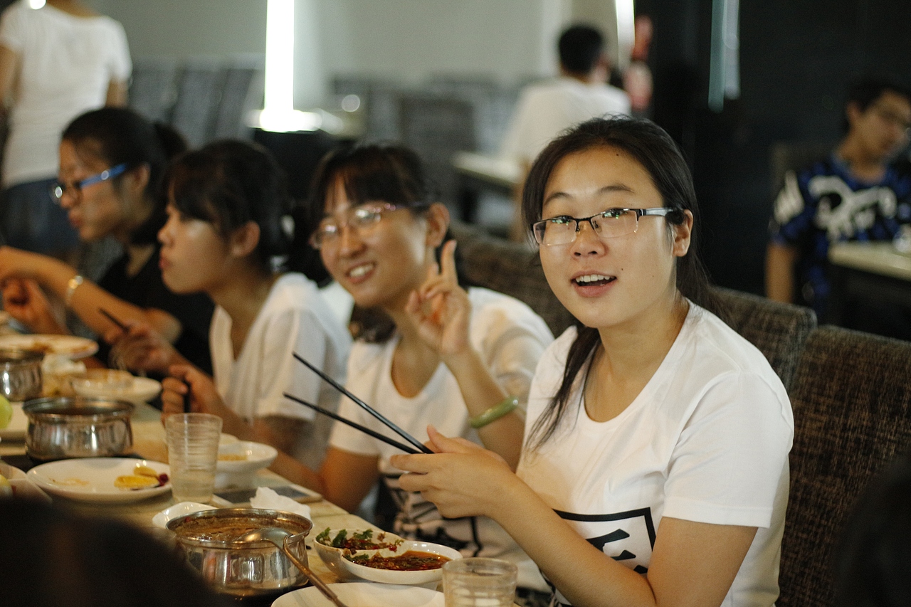 晋绘手绘暑假班学生照片（图ZNjYxMzQ5MDg=） - 人像摄影 - 站酷设计师晋绘手绘原创素材 - 站酷ZCOOL