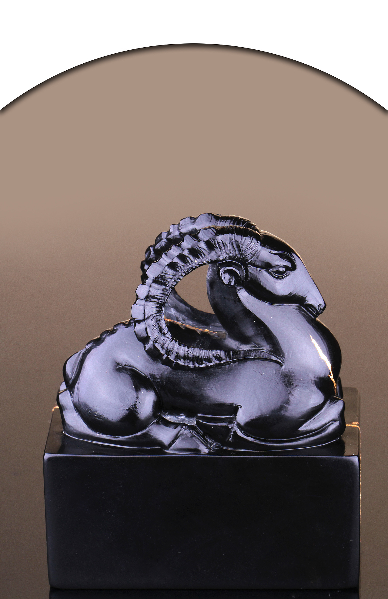 楚石  出产于我国湖南省,是传统印石之一.