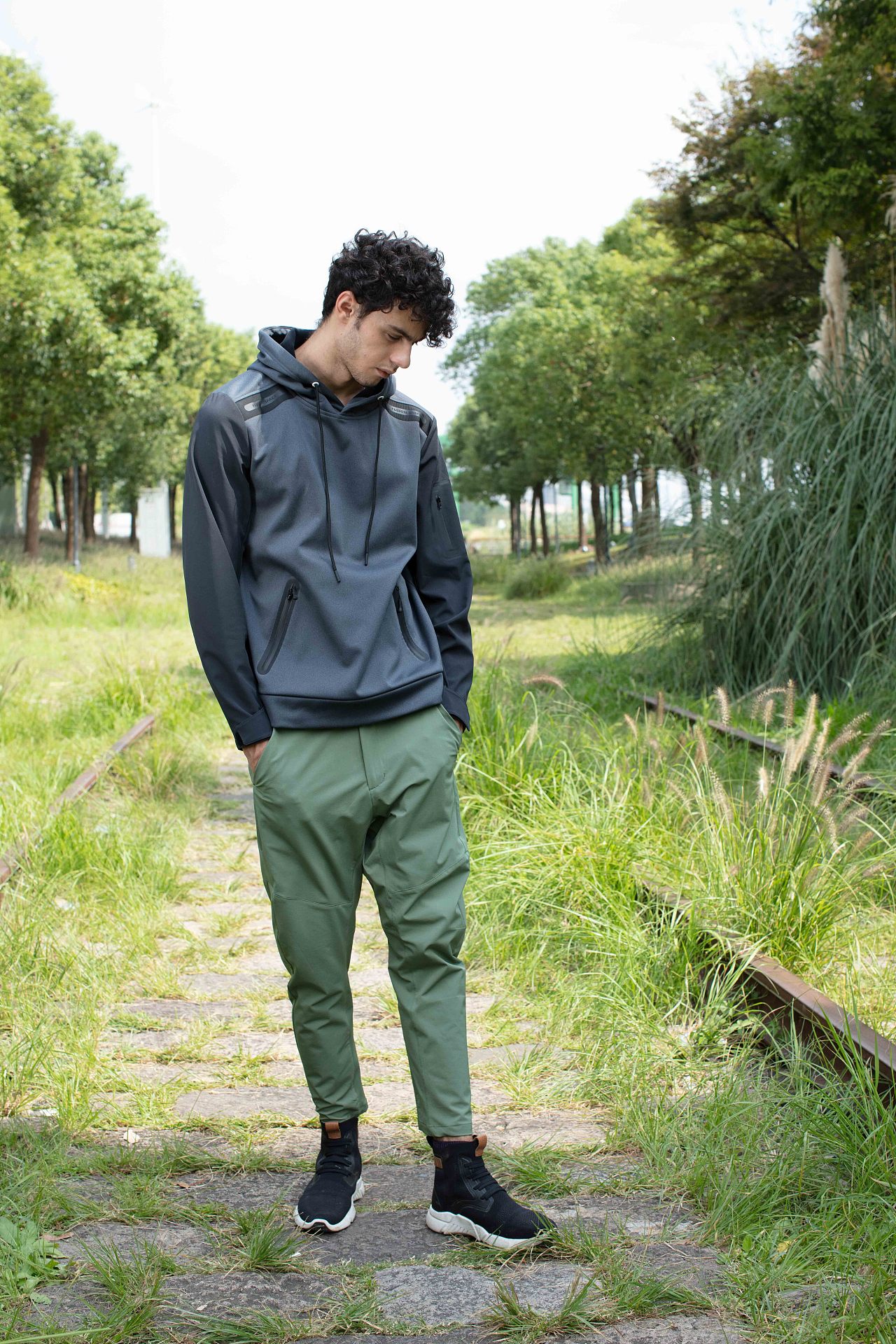 【摄艺】时尚男装大片（图ZMjgxNDEyNDA4） - 时尚/艺术摄影 - 站酷设计师摄艺服饰平面视觉原创素材 - 站酷ZCOOL