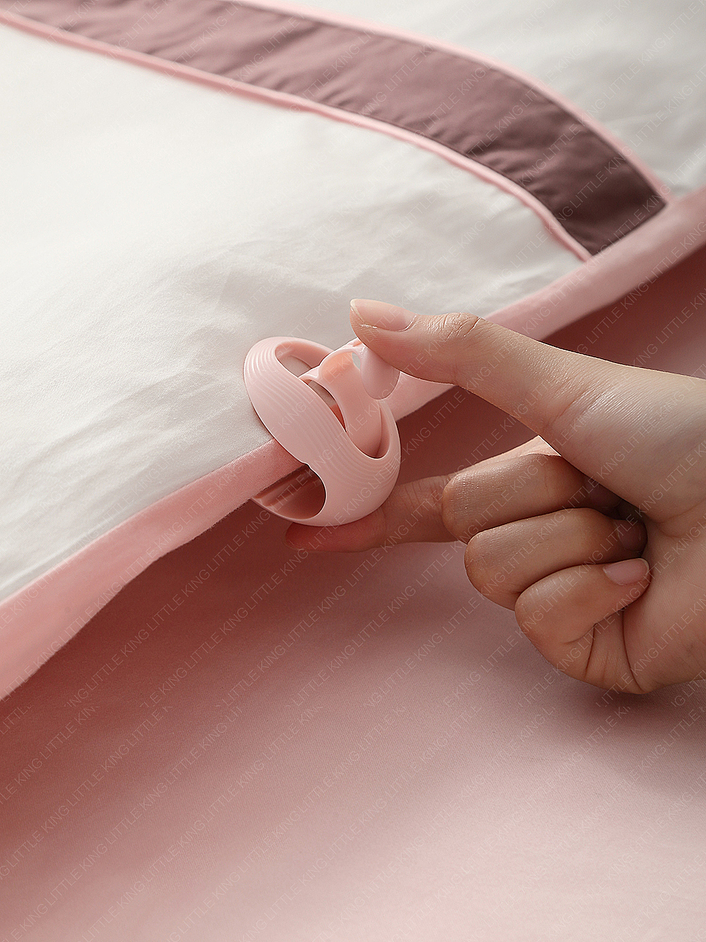 居家日用——被子固定器（图ZMjIzMDcwMzQw） - 产品摄影 - 站酷设计师汕头好哩视觉原创素材 - 站酷ZCOOL