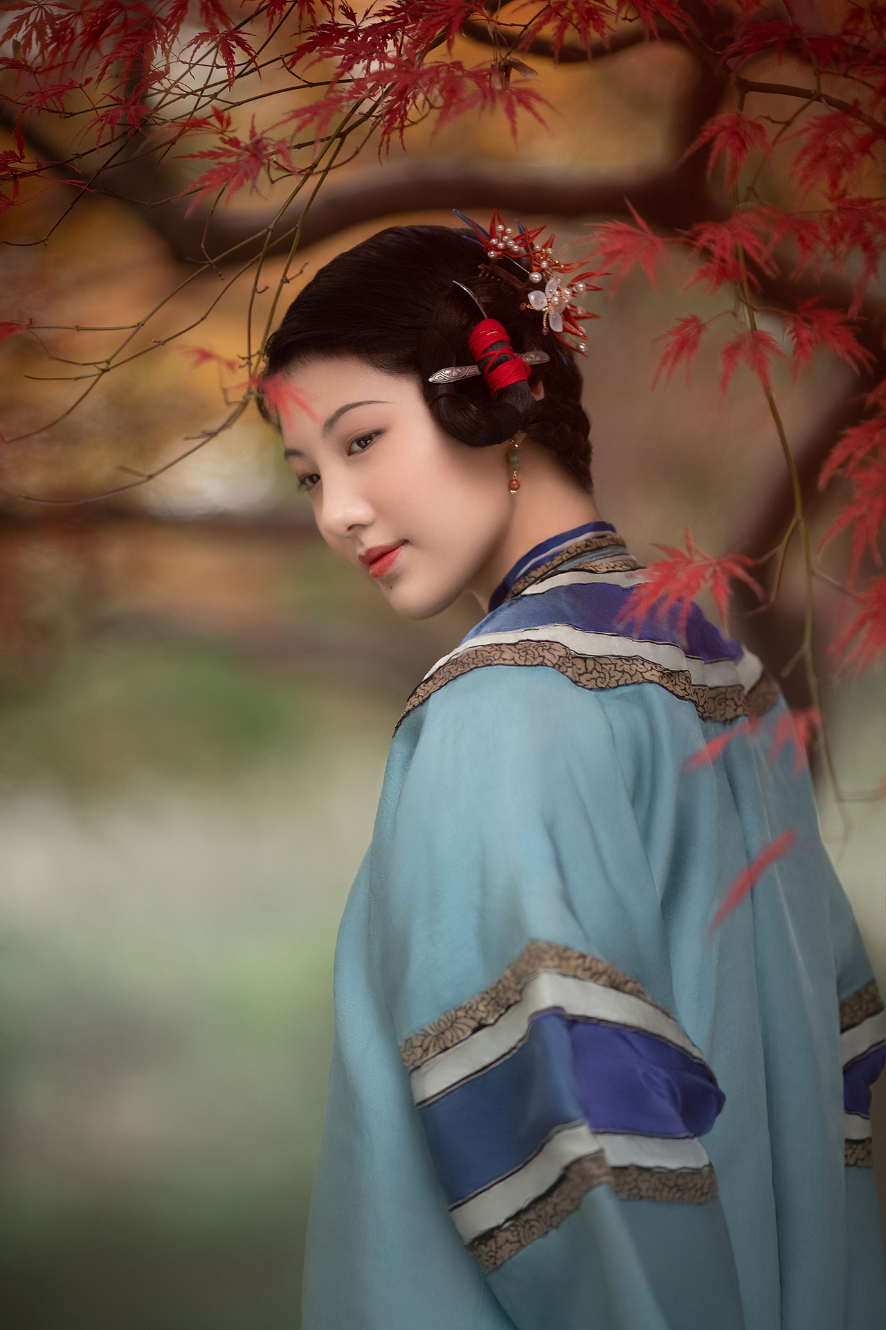 叶红霜满林（图ZMjQyMTk1MDMy） - 人像摄影 - 站酷设计师藤末原创素材 - 站酷ZCOOL
