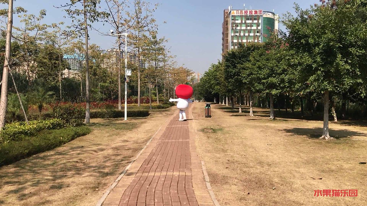 苹果猫人偶--在公园里疯（图ZMTA3MDIyNzAw） - 其他摄影 - 站酷设计师水果猫乐园原创素材 - 站酷ZCOOL