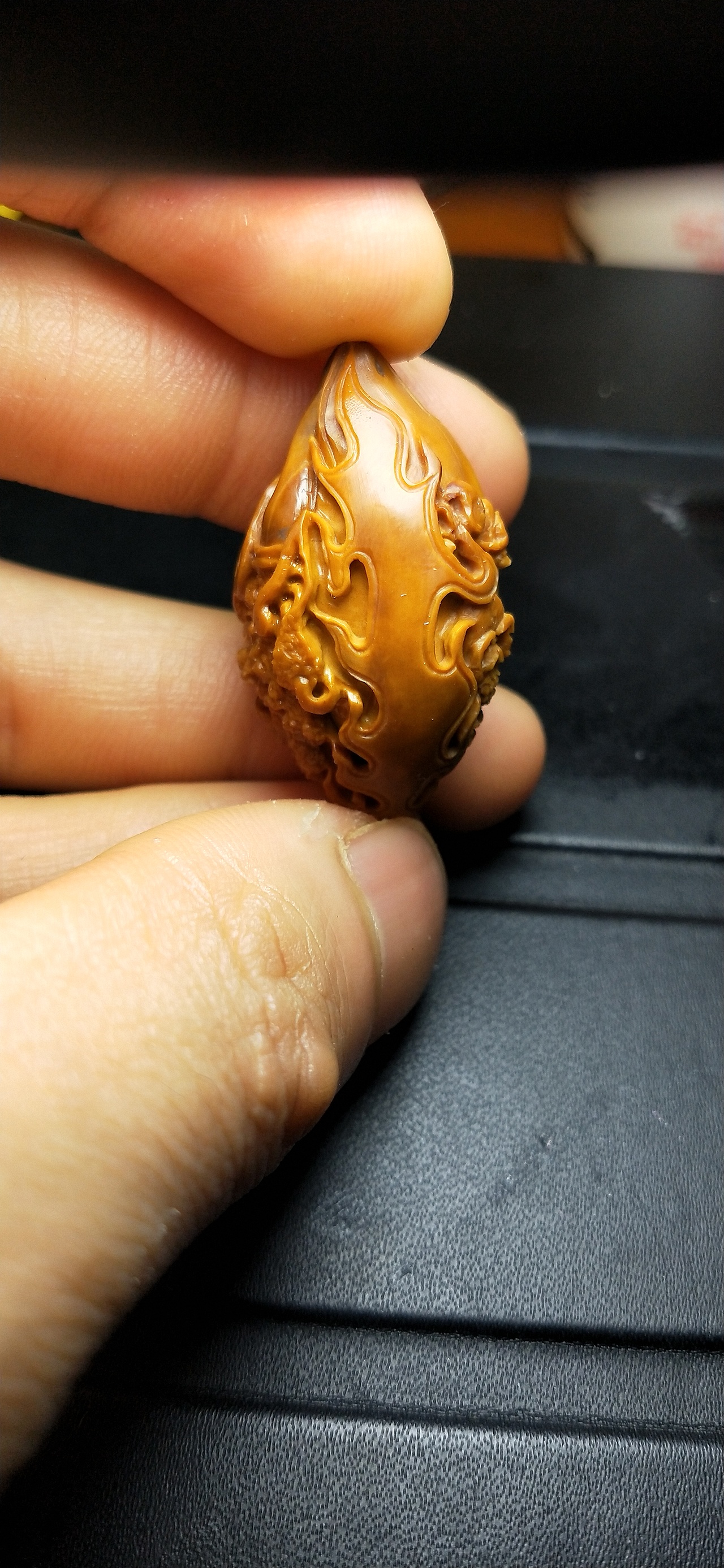 橄榄核核雕 一念之间广州/插画师/3年前/42浏览雕刻小妹