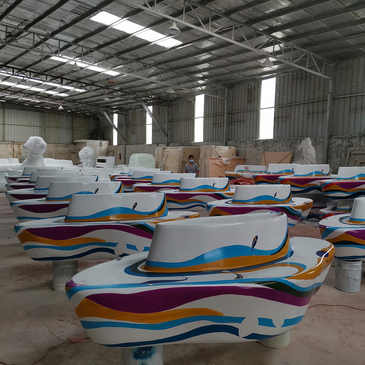 玻璃钢彩绘休闲椅雕塑大型商场景观装置摆件（图ZMjY4MzE2NDQw） - 雕塑 - 站酷设计师满天下艺术雕塑原创素材 - 站酷ZCOOL