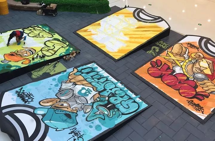 四块涂鸦板分别做了<br>mc说唱,graffiti涂鸦,bboy街舞