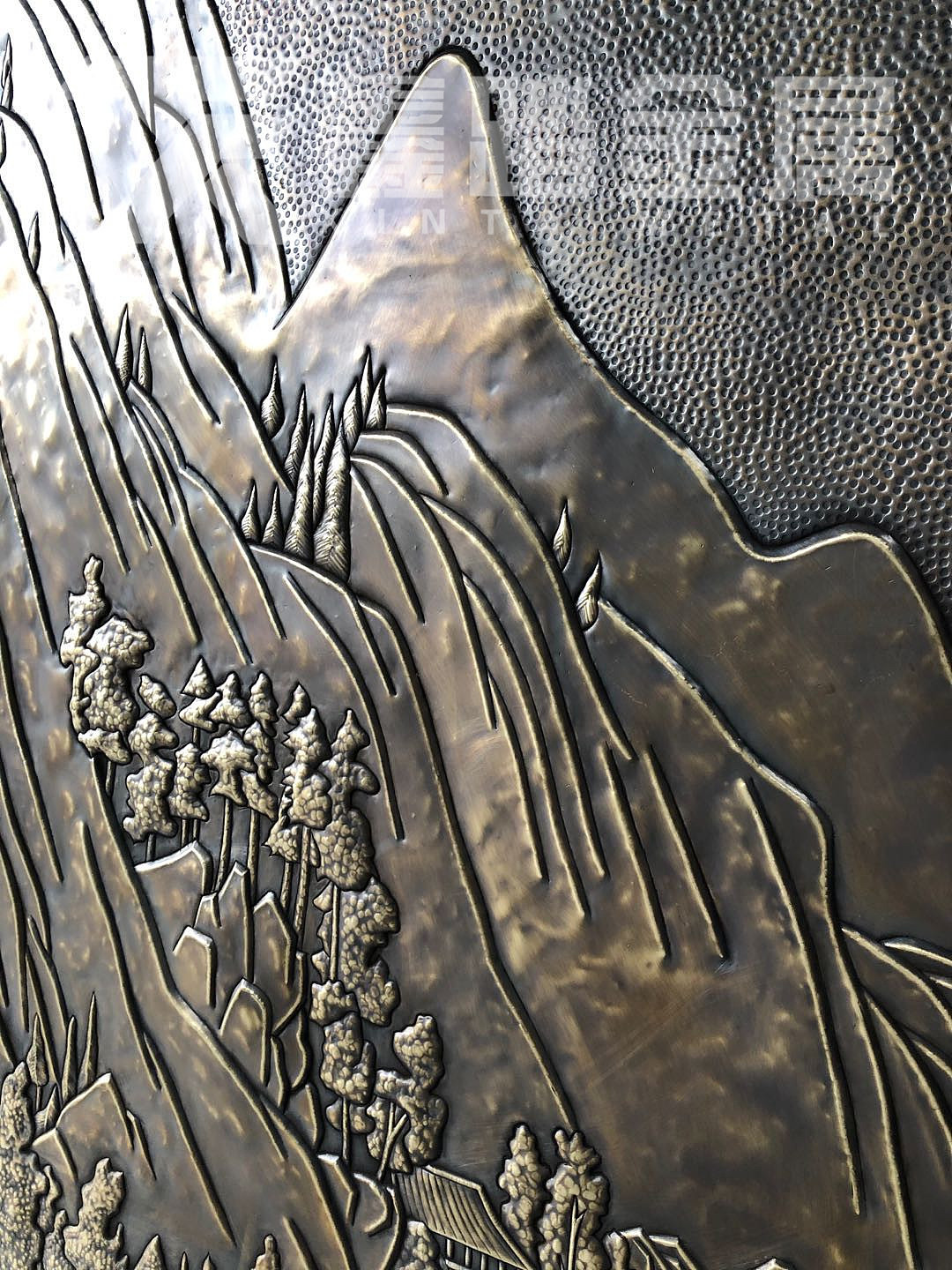 手工锻打黄铜做旧浮雕壁画 浮雕形态微妙微翘栩栩如生