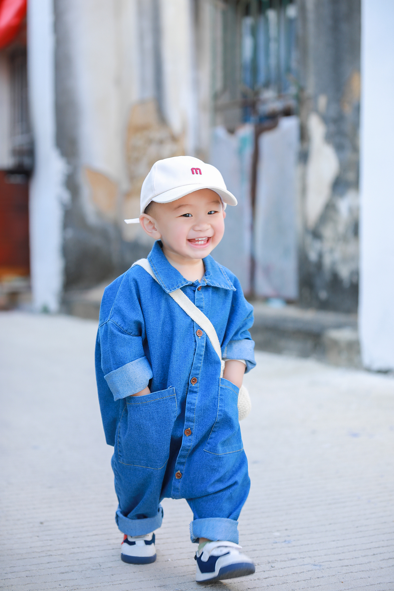 鄉(xiāng)村小道也能拍潮服[ppb嗶嗶][ppb嗶嗶]（圖ZMjk2MTc4OTQ0） - 人像攝影 - 站酷設(shè)計(jì)師Cici小焌熙原創(chuàng)素材 - 站酷ZCOOL