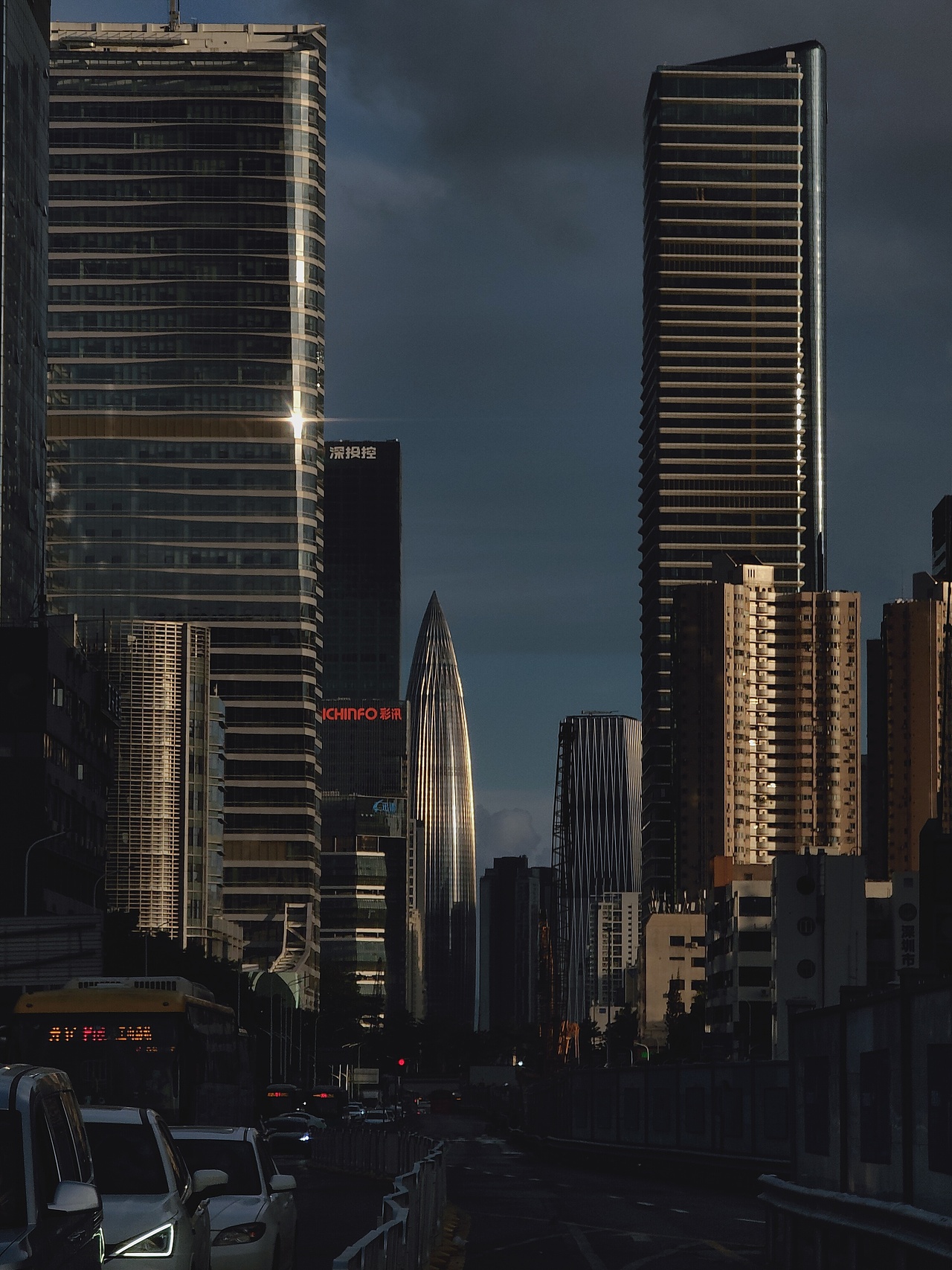 手机摄影—下班路上（图ZMzA2OTM4MjIw） - 风光摄影 - 站酷设计师凌晨4点多原创素材 - 站酷ZCOOL