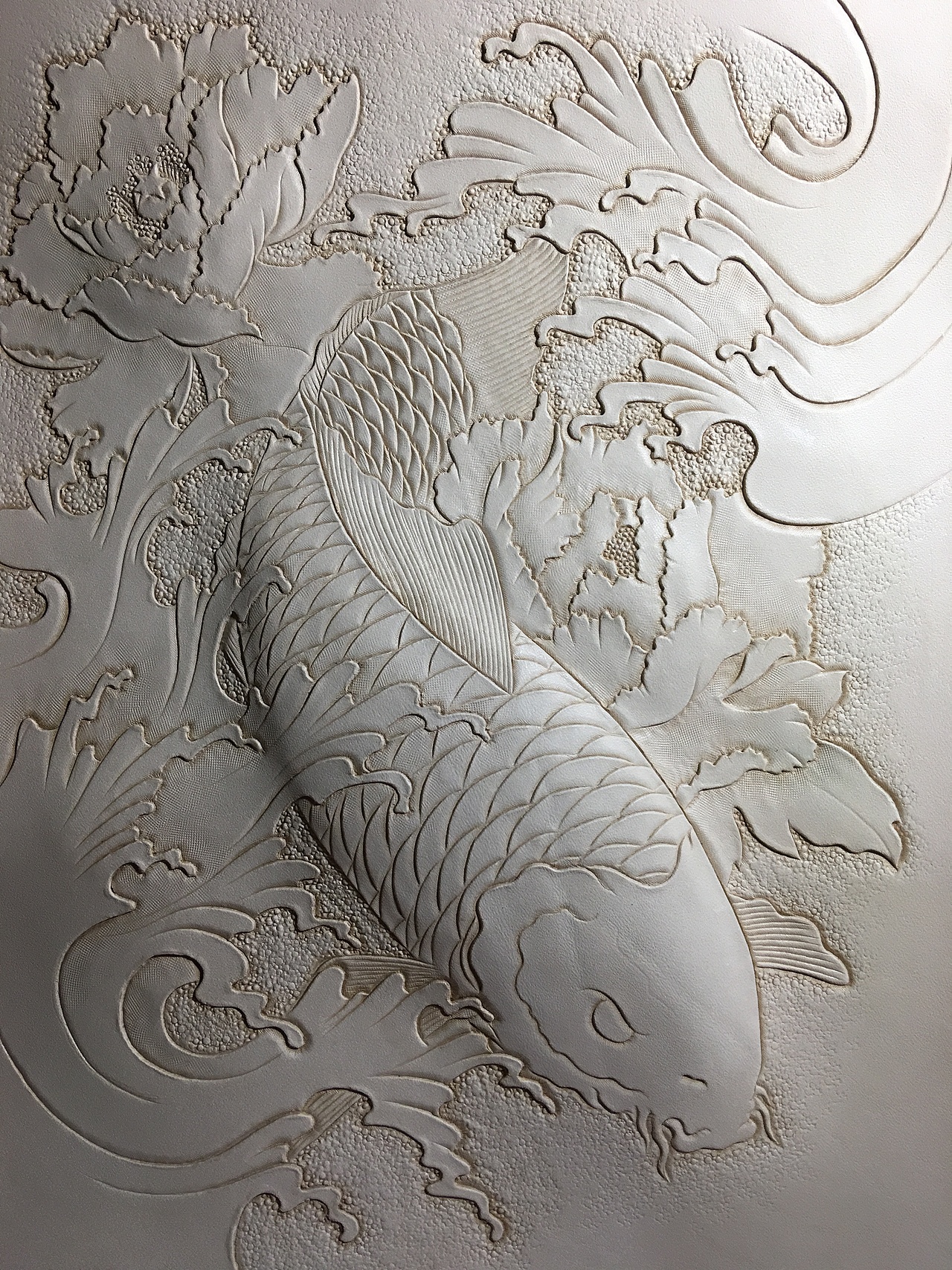皮雕画—-锦鲤牡丹（图ZMTQxMjE4MDIw） - 工艺品设计 - 站酷设计师斑寅原创素材 - 站酷ZCOOL