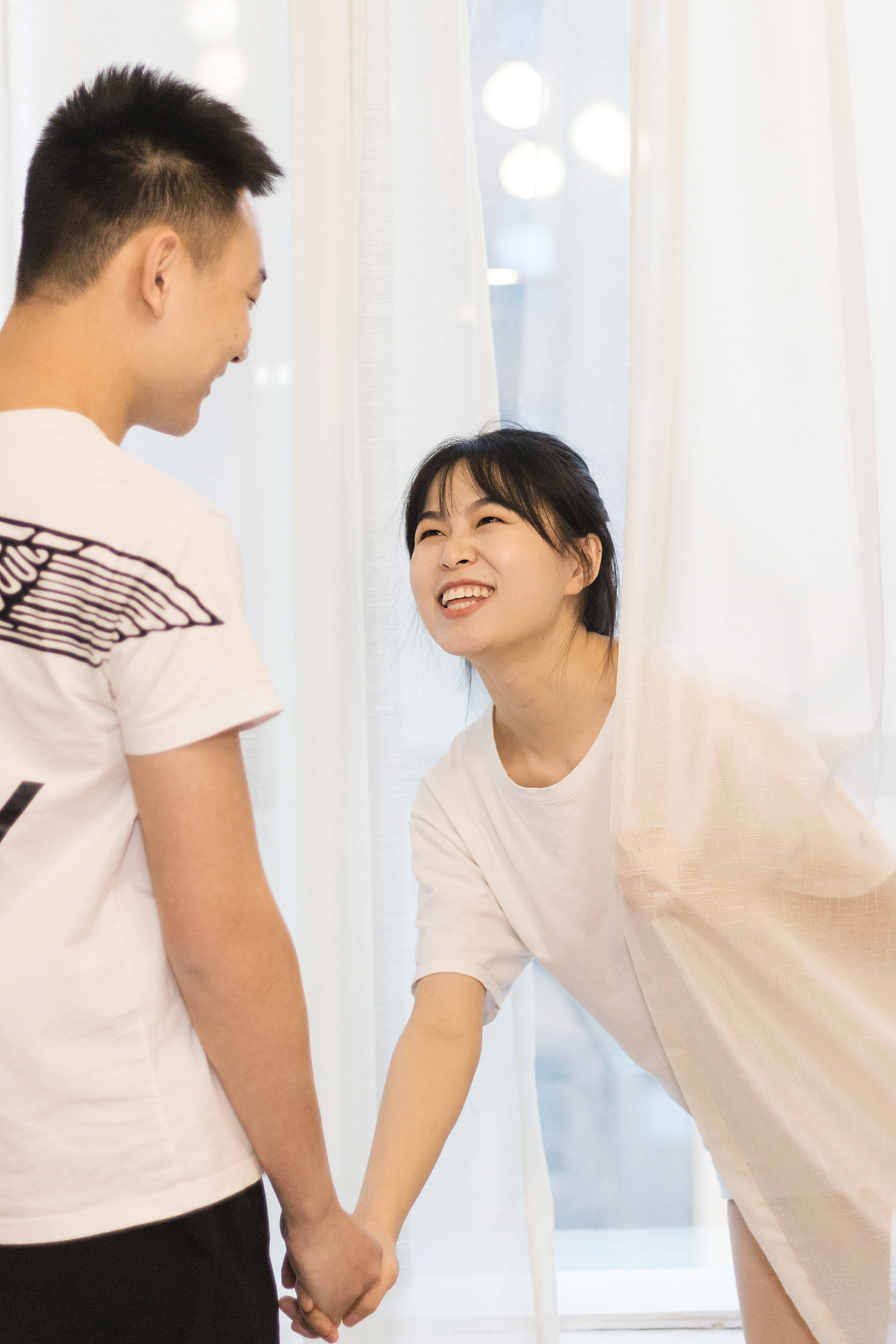 情侣写真|你在左边 我紧靠右（图ZMjQxOTgzMDg4） - 人像摄影 - 站酷设计师馒馒NoOne原创素材 - 站酷ZCOOL