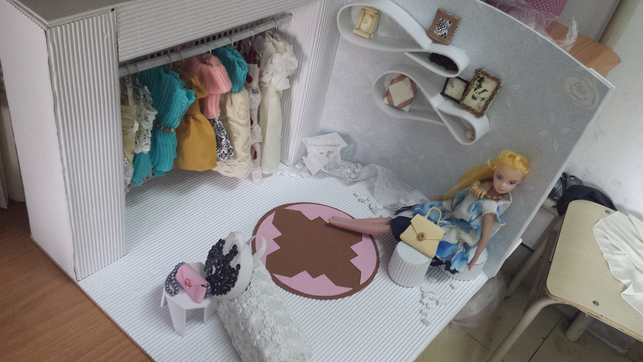 大一 服装店设计 手工模型