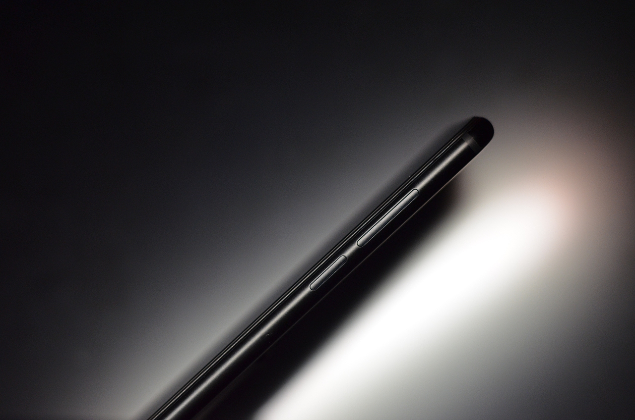 魅族NOTE8 手机/静物摄影/科技/骁龙处理器（图ZMTM1NTc2NzI4） - 产品摄影 - 站酷设计师白纸上的艺术原创素材 - 站酷ZCOOL