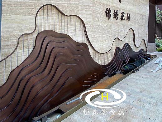 揭阳地产景观峰峦叠嶂不锈钢假山雕塑造型工地现场实录