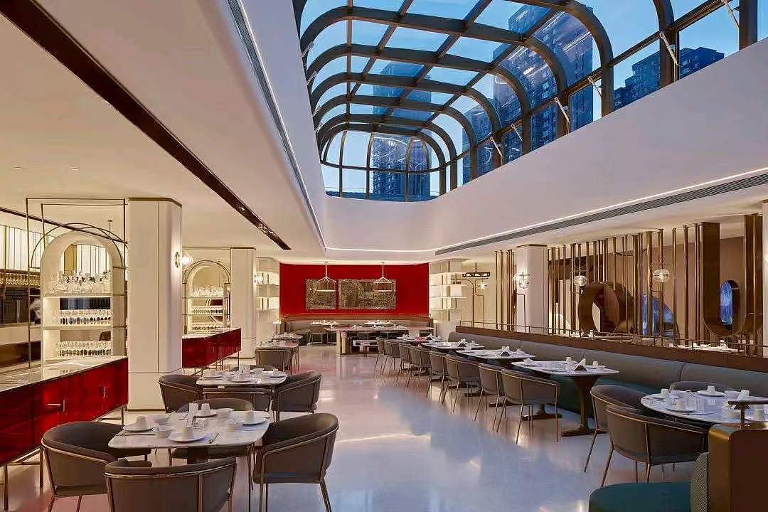 与水邂逅 与光同尘