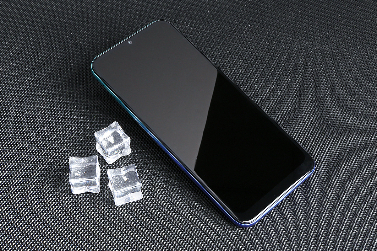 渐变蓝手机实拍