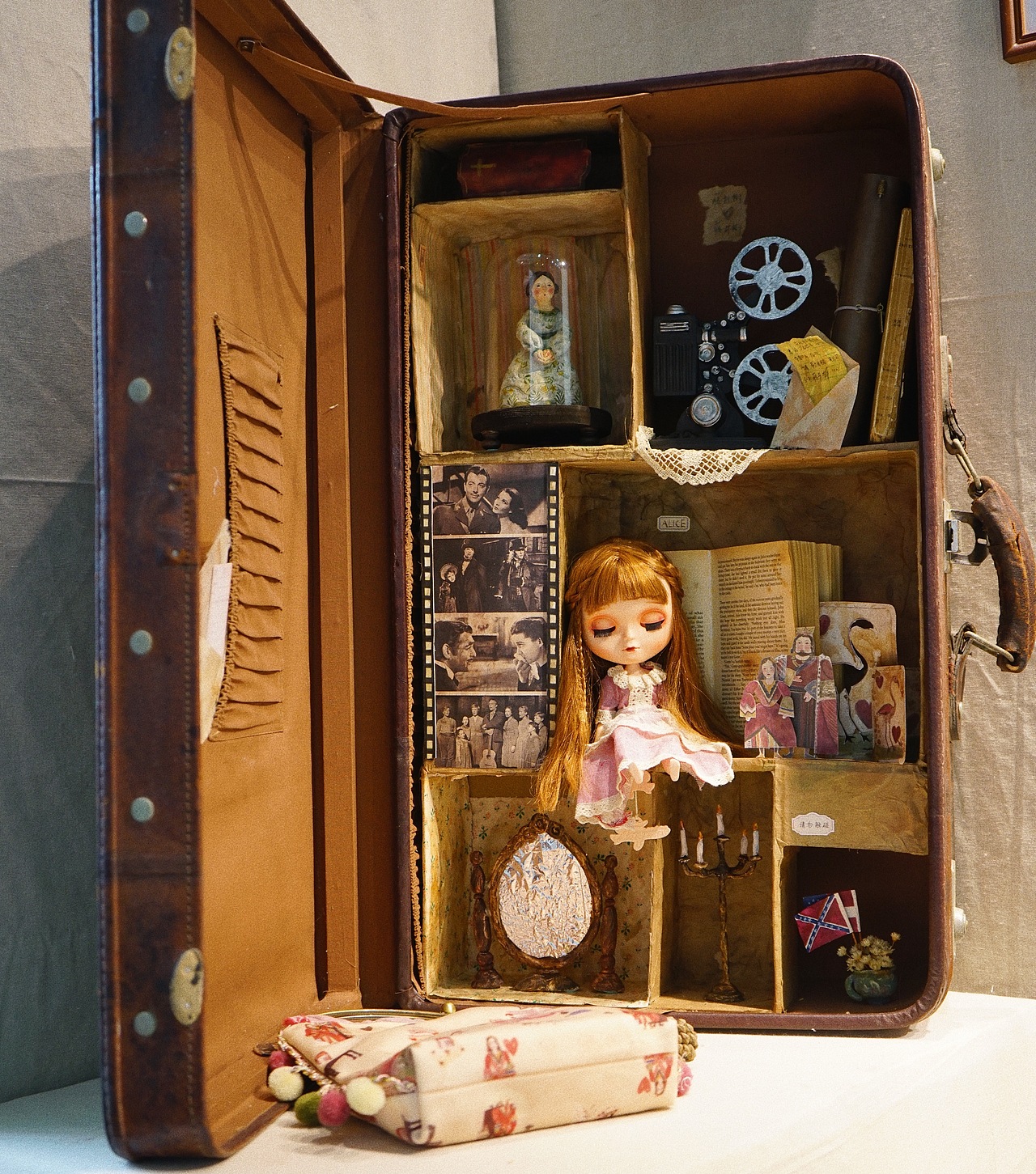 毕设 《老电影》主题插画 及衍生品（图ZMTEzNDYzNDgw） - 商业插画 - 站酷设计师扶雅原创素材 - 站酷ZCOOL