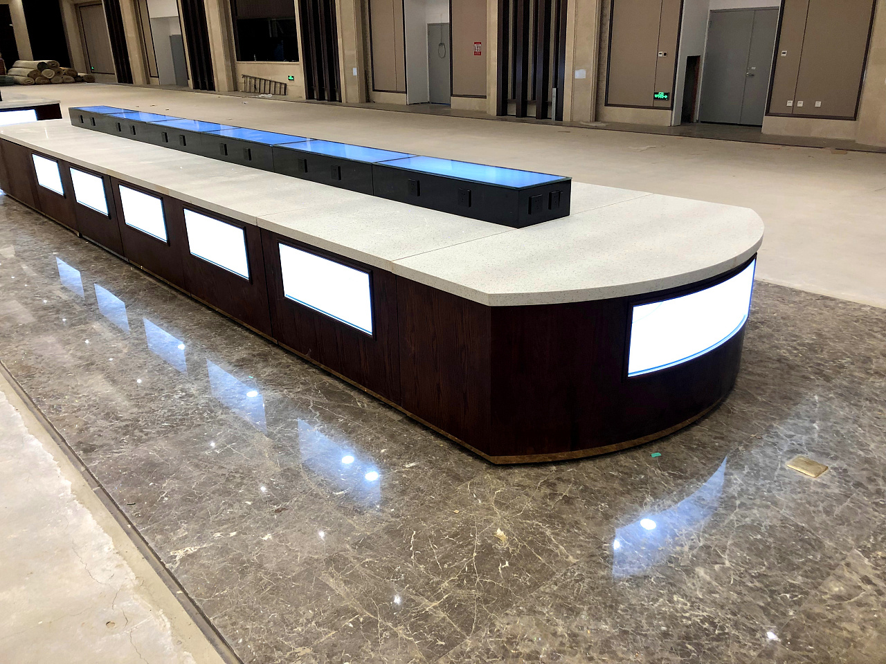 高职餐厅移动布菲台定制 大理石台面自助餐台设备制作