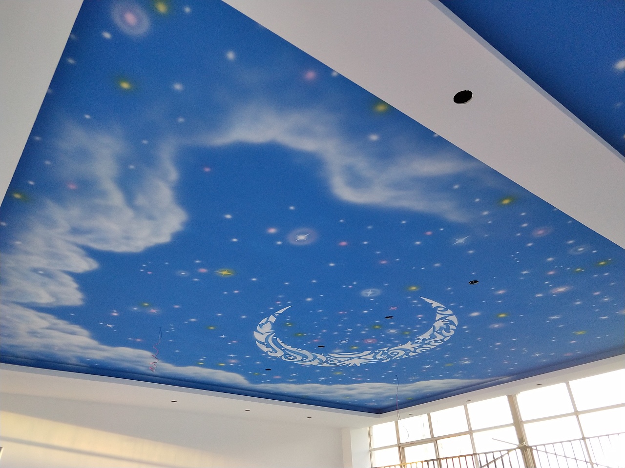 云南天顶壁画蓝天白云星云星空