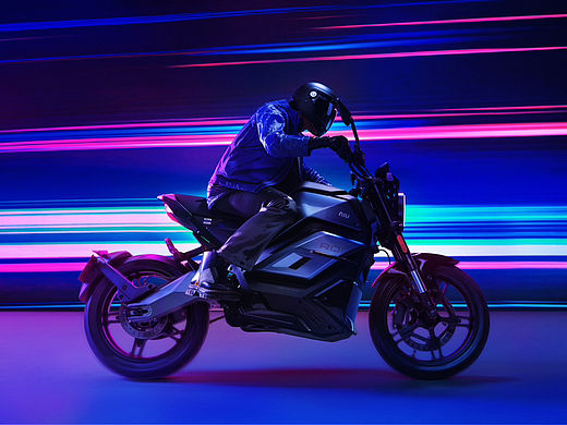 小牛RQI高性能纯电街跑拍摄出片