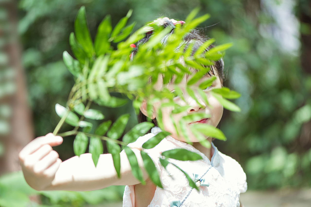 快乐就是滑滑梯和花裙子