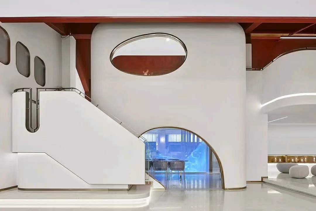 与水邂逅 与光同尘