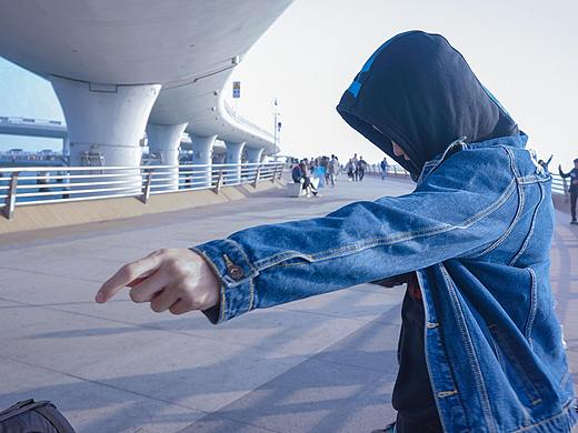 戴上兜帽救世界（个人主页-ZNDIzNjQyMDA=） - 人像摄影 - 站酷设计师電駆肆原创素材 - 站酷ZCOOL