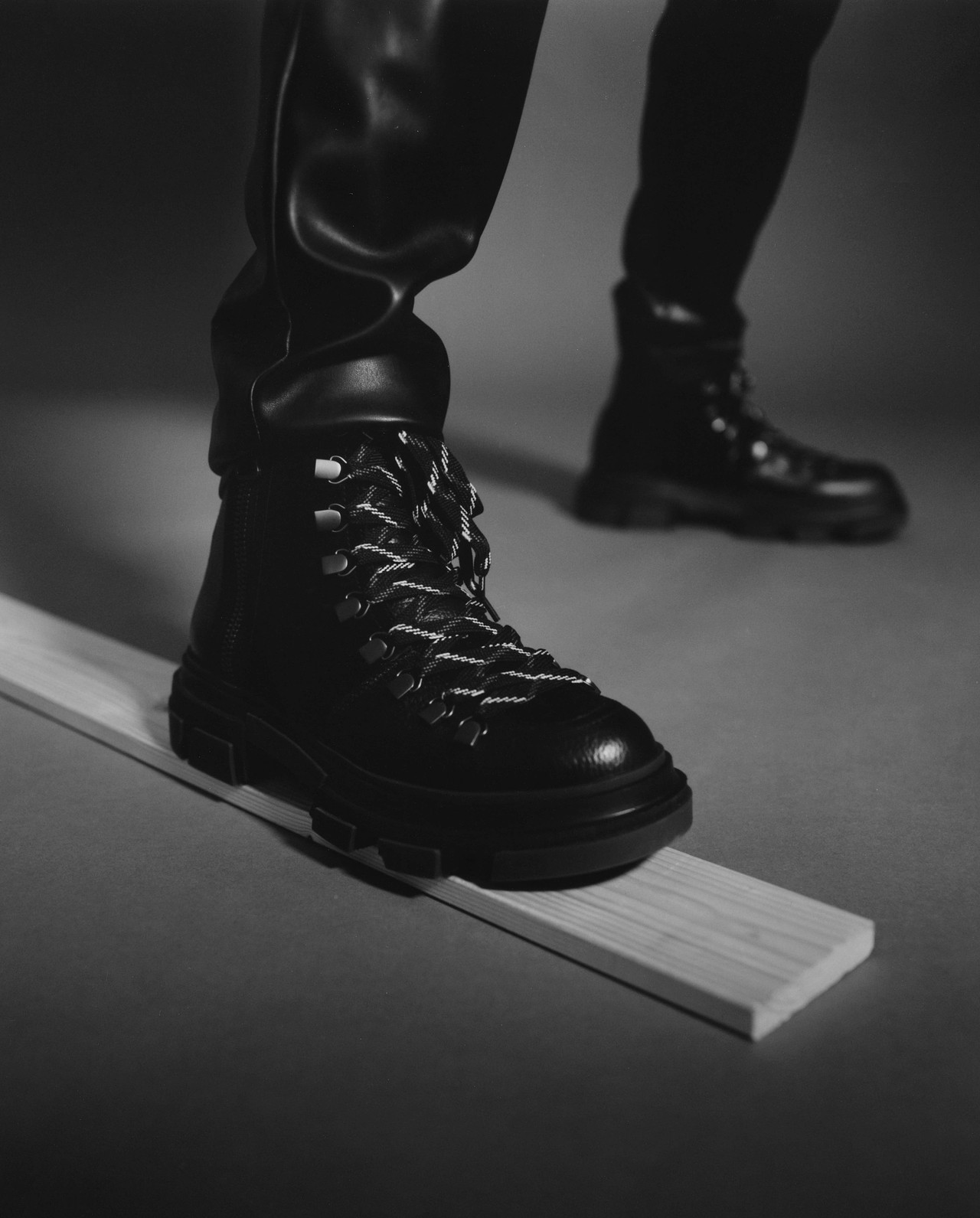 军靴系列大片图（图ZMjkxNjQwMTY0） - 时尚/艺术摄影 - 站酷设计师GRACEVI原创素材 - 站酷ZCOOL