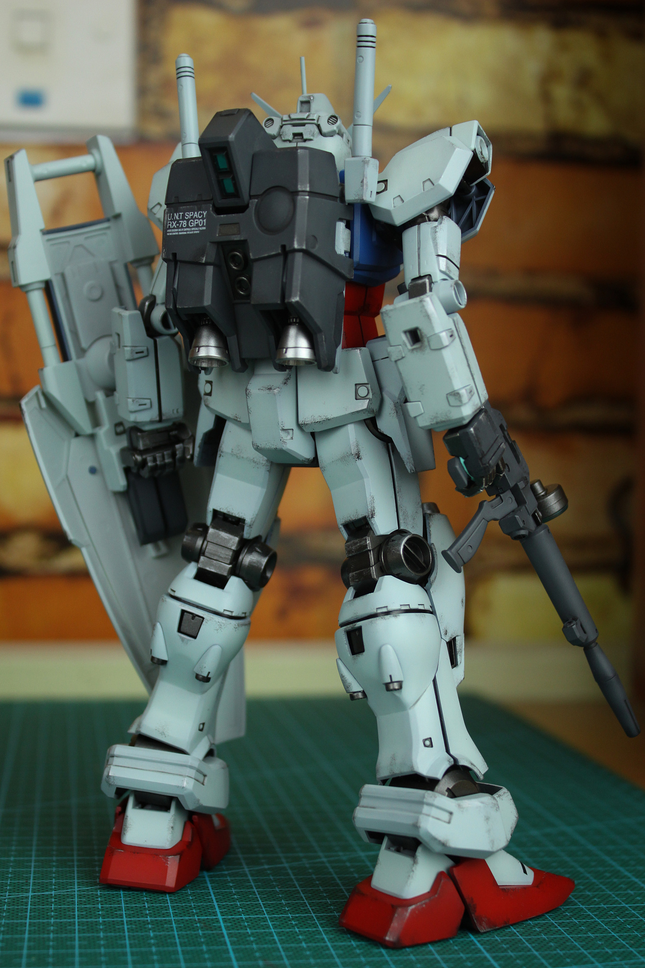 高达模型 mg gp01 旧化