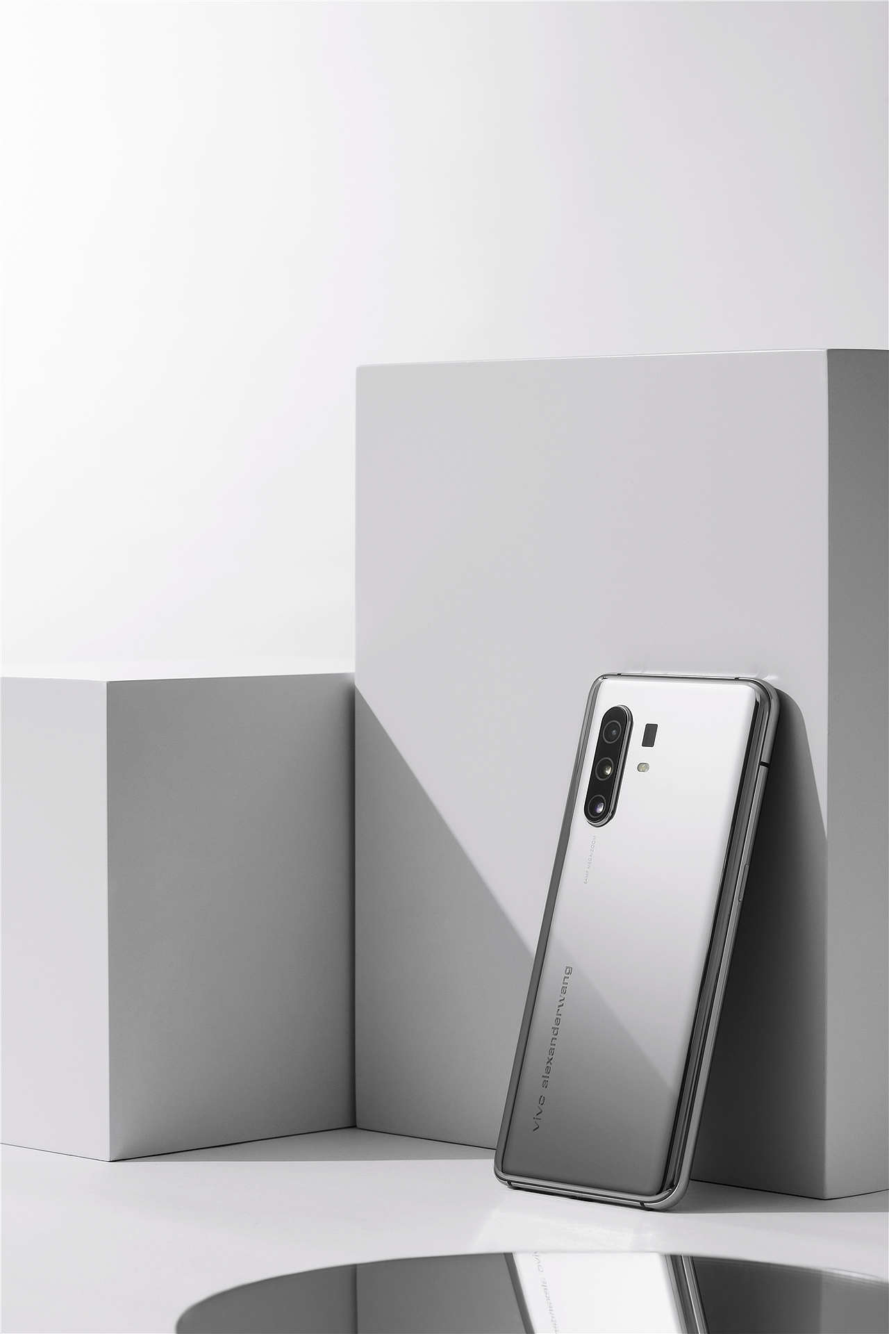 VIVO X30 Pro x Alexanderwang（图ZMjA1MDY3OTky） - 产品摄影 - 站酷设计师鱼尾蜂原创素材 - 站酷ZCOOL