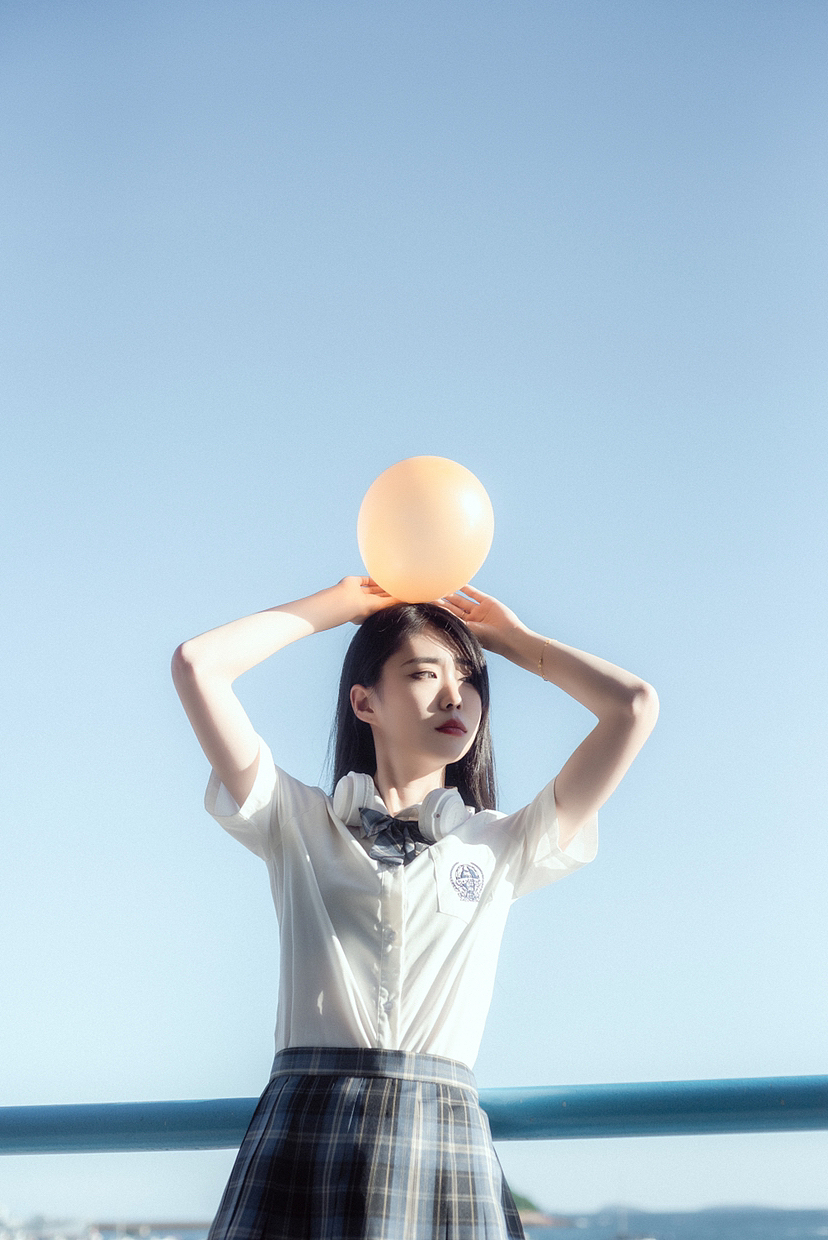 這個少女在發(fā)光耶（圖ZMzE0MjA3NDk2） - 人像攝影 - 站酷設(shè)計師青島攝影師野子原創(chuàng)素材 - 站酷ZCOOL