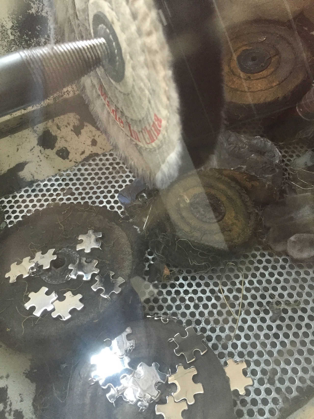 为朋友定制给伴郎伴娘的礼物，纪念拼图[z动心]（图ZNjIxOTcwNjQ=） - 首饰设计 - 站酷设计师kimwa匠原创素材 - 站酷ZCOOL