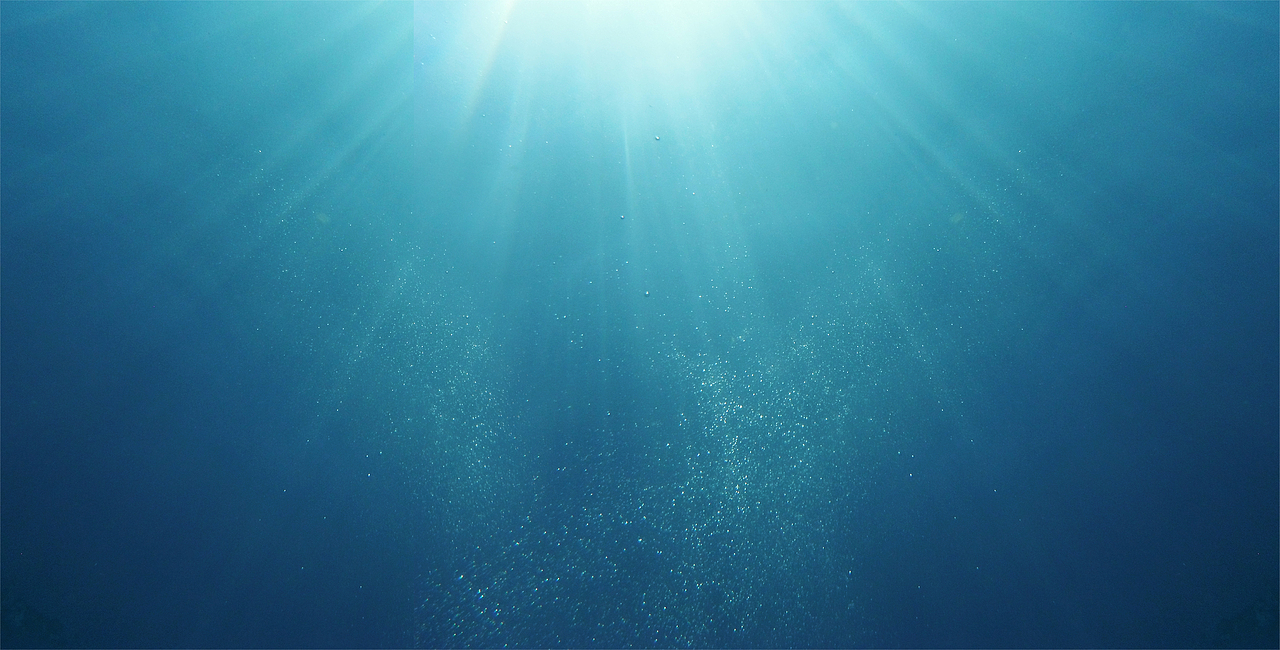 Photoshop合成唯美的水下人像设计