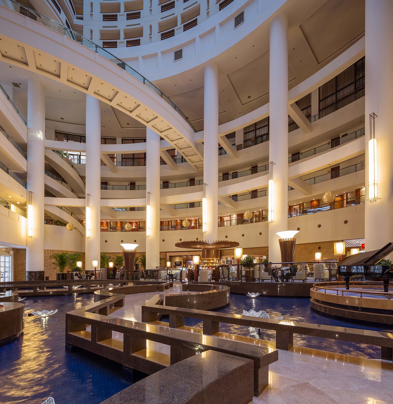 山东大厦中庭堂吧改造设计