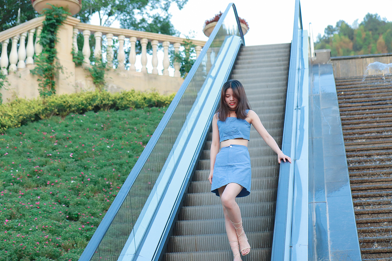 游乐园少女人像写真（图ZMjUwODI2MTY0） - 人像摄影 - 站酷设计师杭州摄影师蓝白原创素材 - 站酷ZCOOL