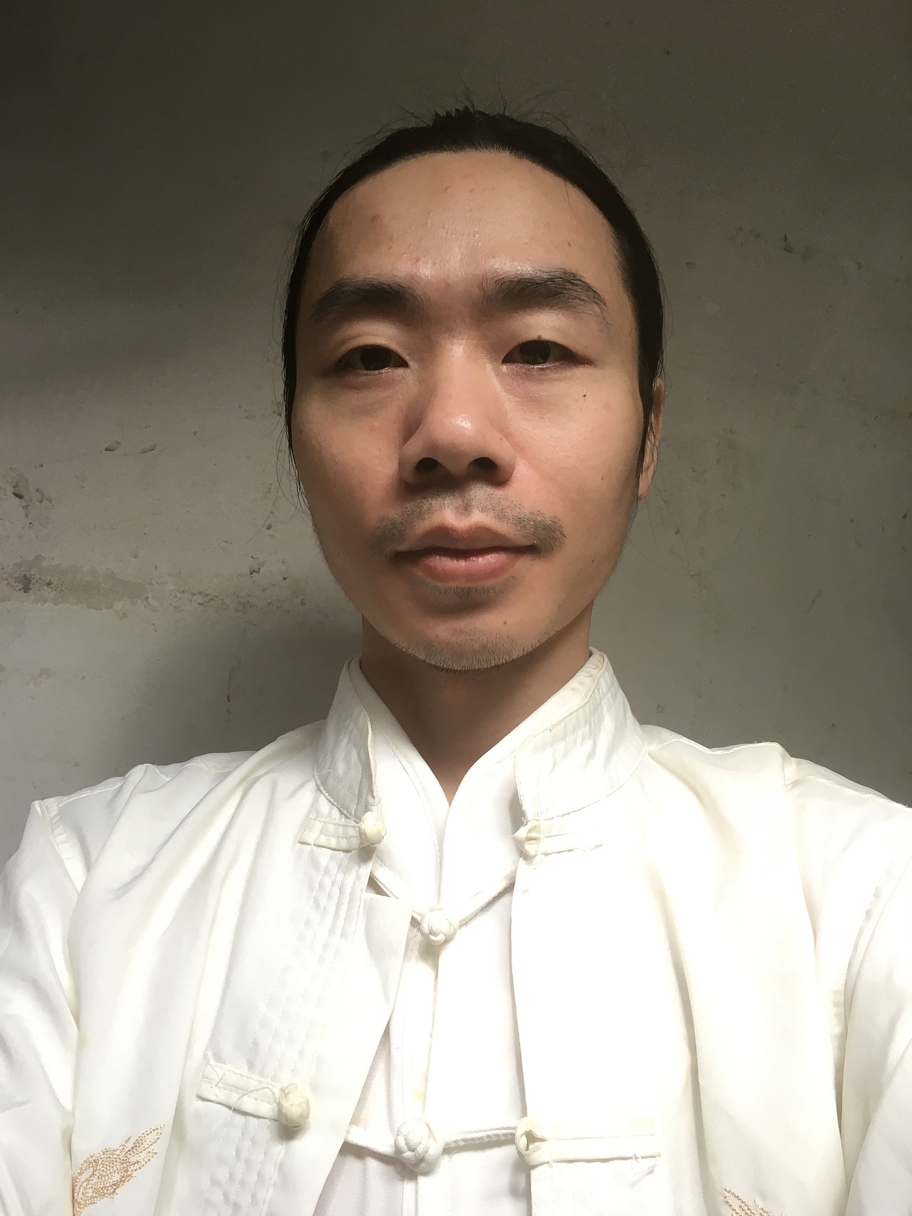 邓赟崽摄影套图之白衣说书人（图ZMzAzNzQ2ODM2） - 人像摄影 - 站酷设计师邓赟崽原创素材 - 站酷ZCOOL