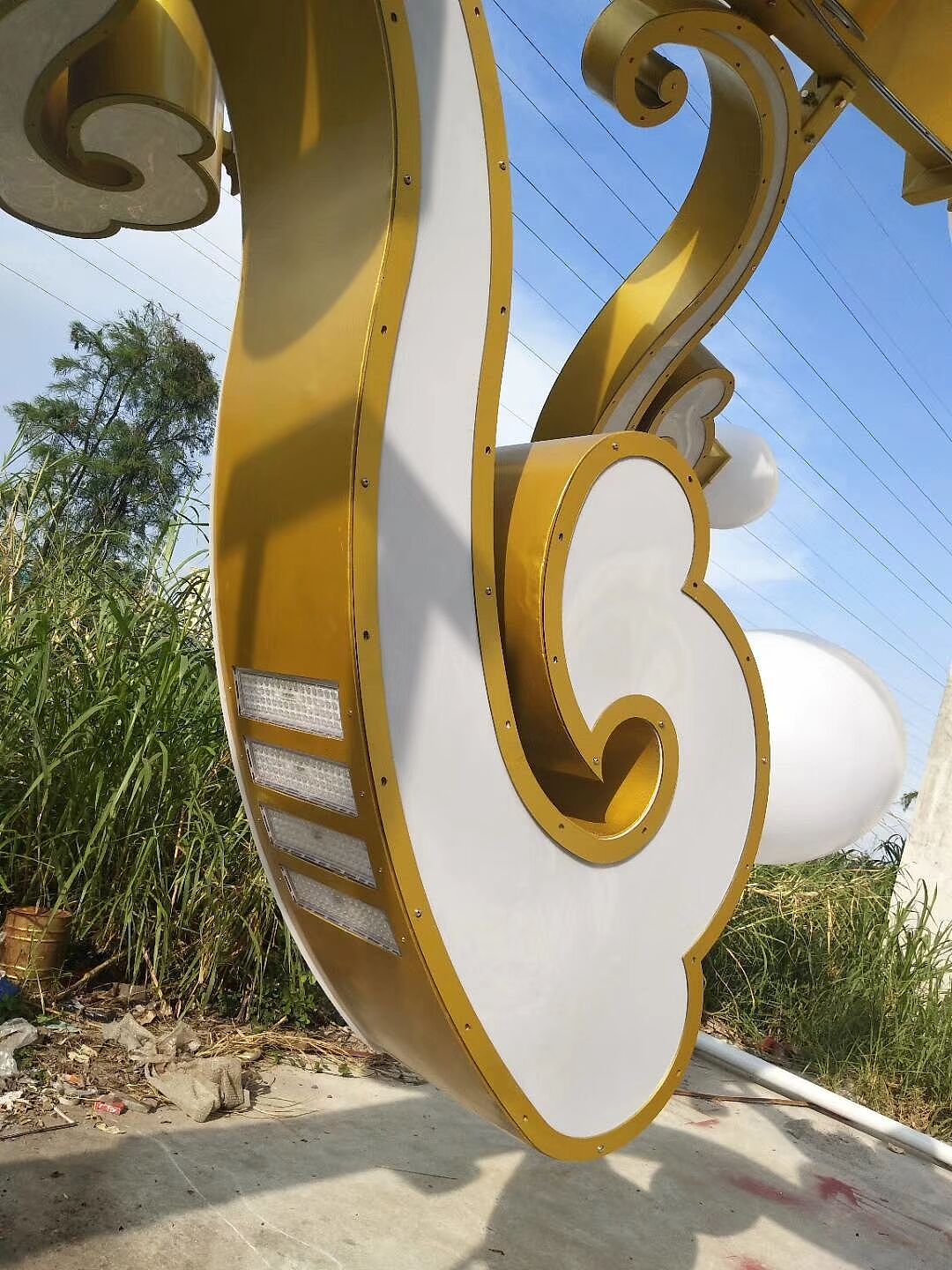 实拍大型景观玉兰灯-厂家定制LED中华玉兰灯安装