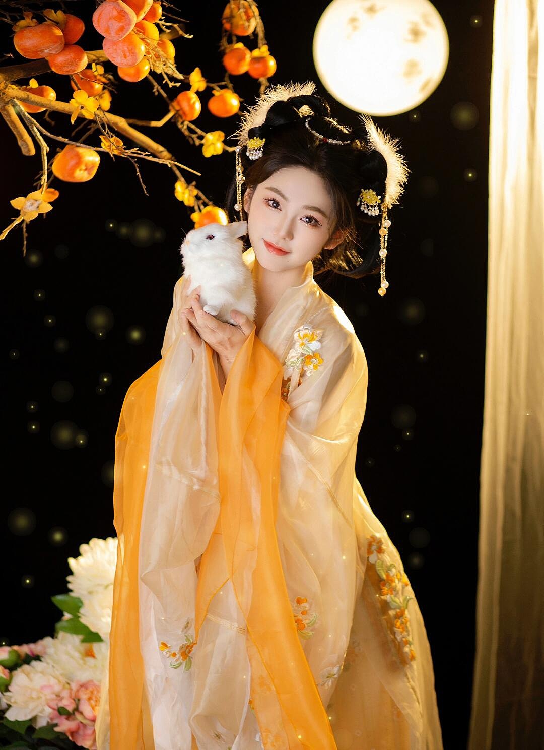 最新一组中秋汉服写真模板 可自己提供图片来P图