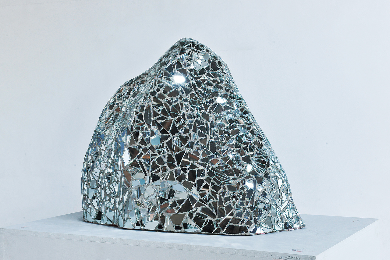 山和明珠 | 尺寸可变 | 钢材,水泥,镜子 | 2019