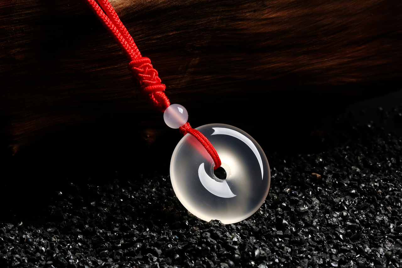 玉吊坠拍摄-透亮（图ZOTYyMzk3MTI=） - 产品摄影 - 站酷设计师sundog视觉原创素材 - 站酷ZCOOL