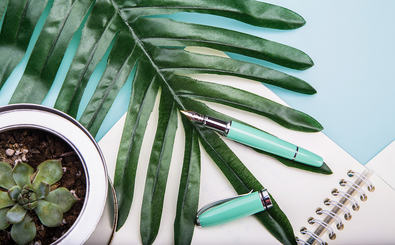 喜欢是乍见之欢。Regal 钢笔（图ZMTQxMjAyMDQw） - 产品摄影 - 站酷设计师黑枣原创素材 - 站酷ZCOOL