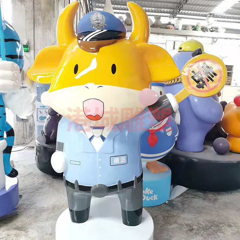 东莞横沥禁毒牛牛吉祥物卡通雕塑开展禁毒反邪宣传工作