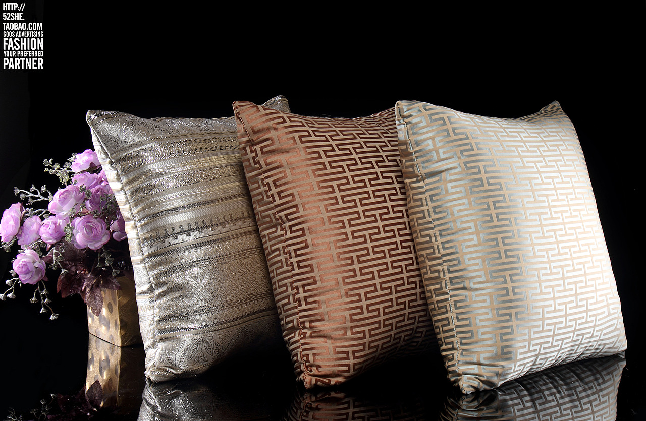 抱枕枕头黑底静物拍摄毛巾浴巾拍摄 家居家纺淘宝产品商业摄影服务（图ZMzk0MTMzNDA=） - 产品摄影 - 站酷设计师古斯广告原创素材 - 站酷ZCOOL