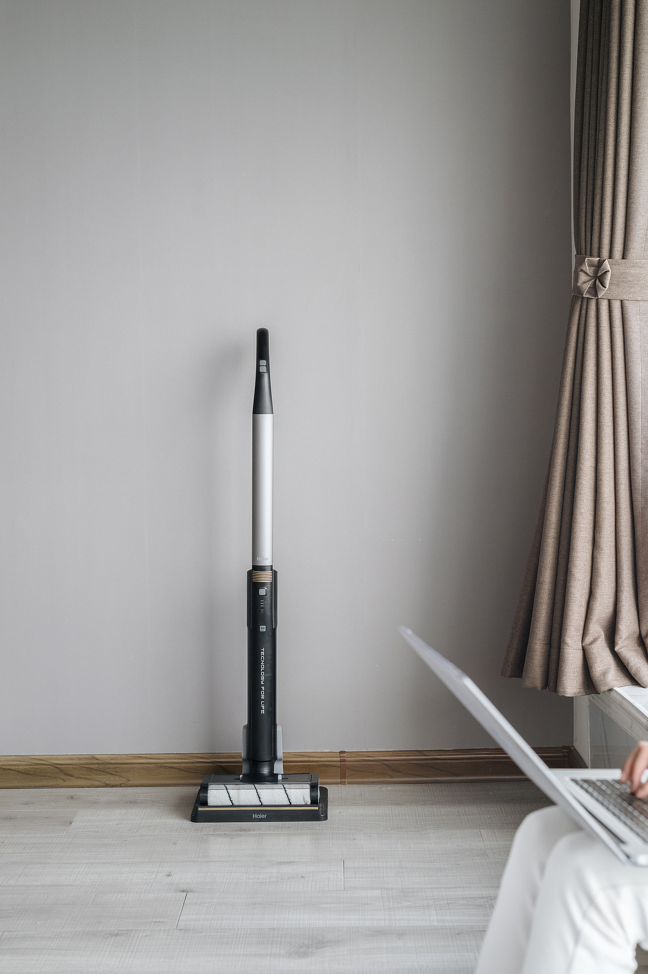 海尔洗地机场景图（图ZMjM4NDMyMDQ4） - 产品摄影 - 站酷设计师青岛芝麻商业摄影原创素材 - 站酷ZCOOL